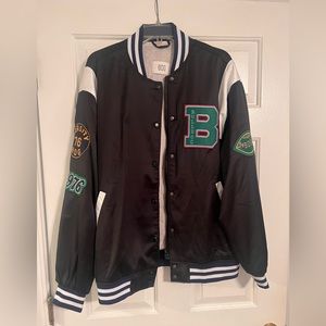 Sporty bomber jacket